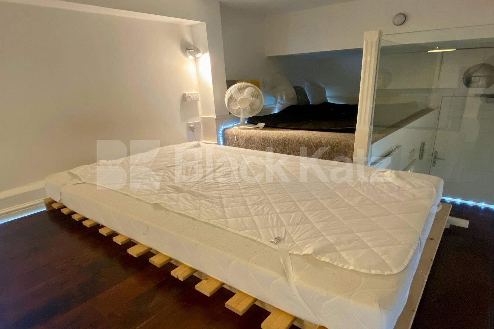 All Bills Included, duplex studio with roof terrace Lavender Hill, Clapham